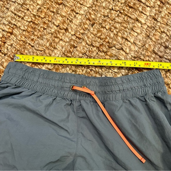 COLUMBIA gray athletic shorts with no liner - Picture 6 of 14